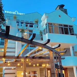 Social House Bed & Breakfast