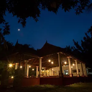 https://palmgrove-lake-resort.kerala-hotels.net